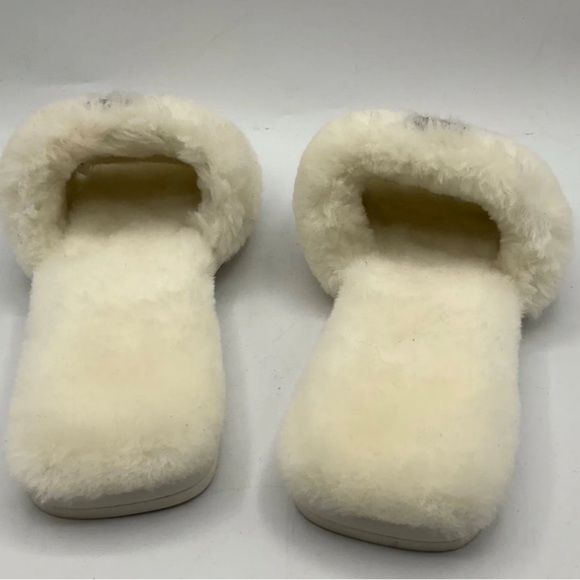 RARE LIKE NEW! Tory Burch Jeweled Shearling Slide Slippers Shoes Buttermilk - Picture 4 of 8